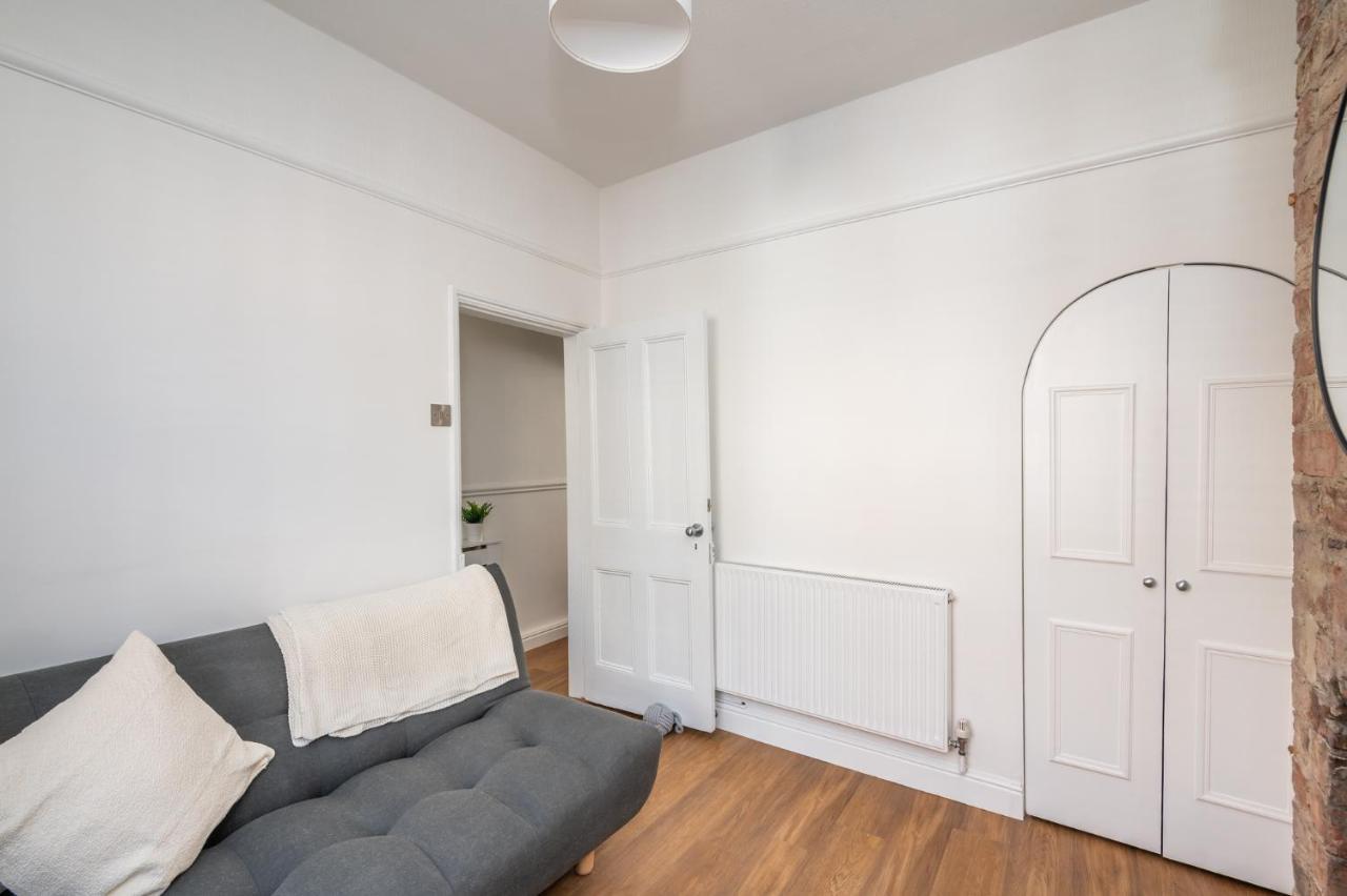 Stylish, Centrally Located Terrace - Pass The Key York Bagian luar foto