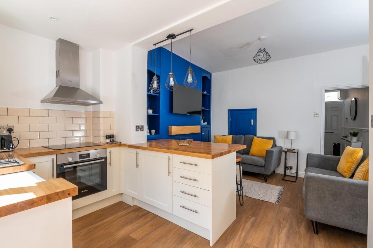 Stylish, Centrally Located Terrace - Pass The Key York Bagian luar foto