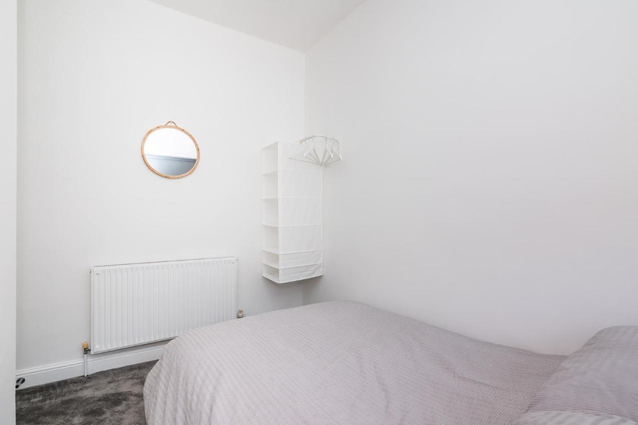 Stylish, Centrally Located Terrace - Pass The Key York Bagian luar foto