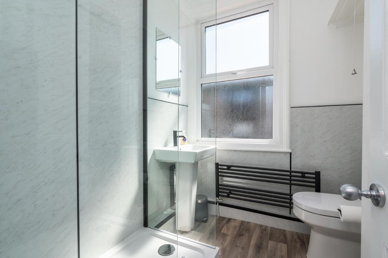Stylish, Centrally Located Terrace - Pass The Key York Bagian luar foto