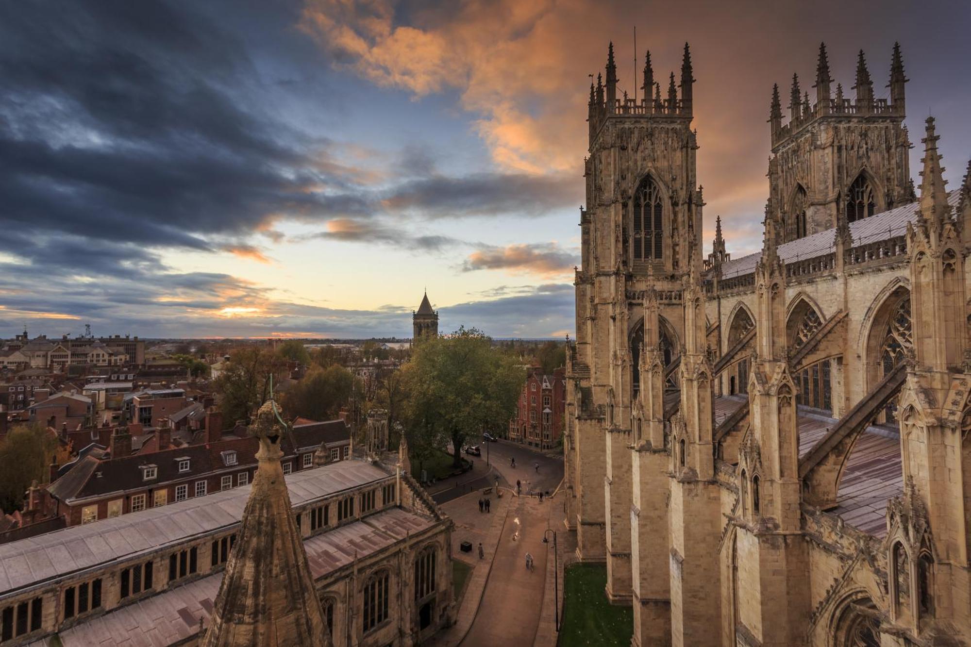 Stylish, Centrally Located Terrace - Pass The Key York Bagian luar foto